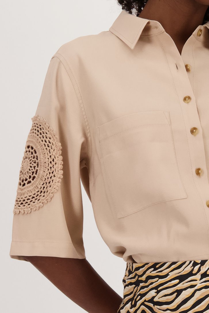 Beige cropped blouse met gehaakt detail van Louise voor Dames