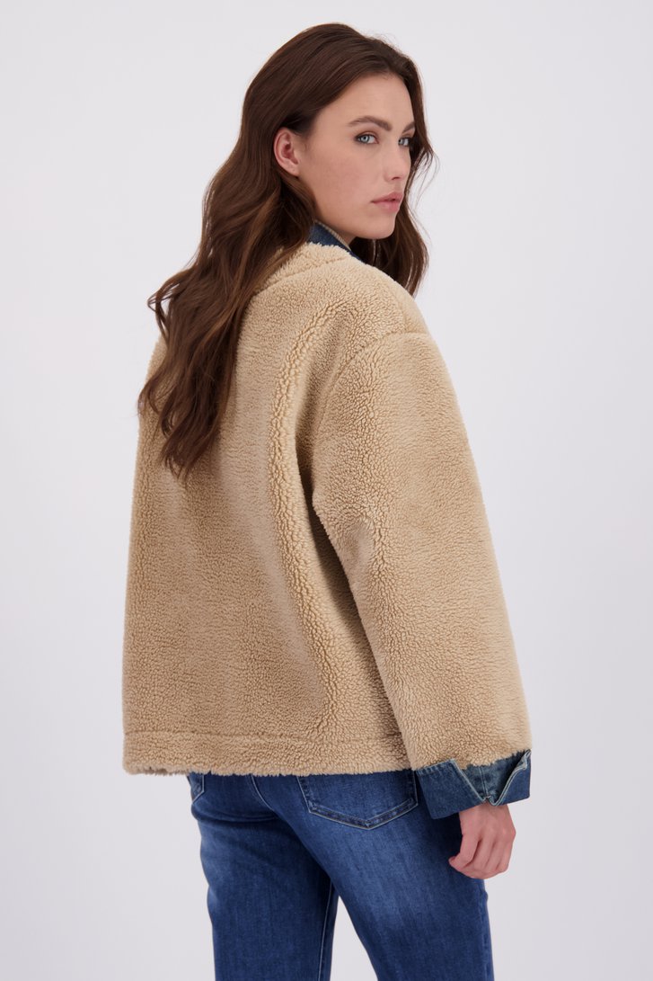 Achterkant van Beige teddy jas met denim door Geisha voor Dames