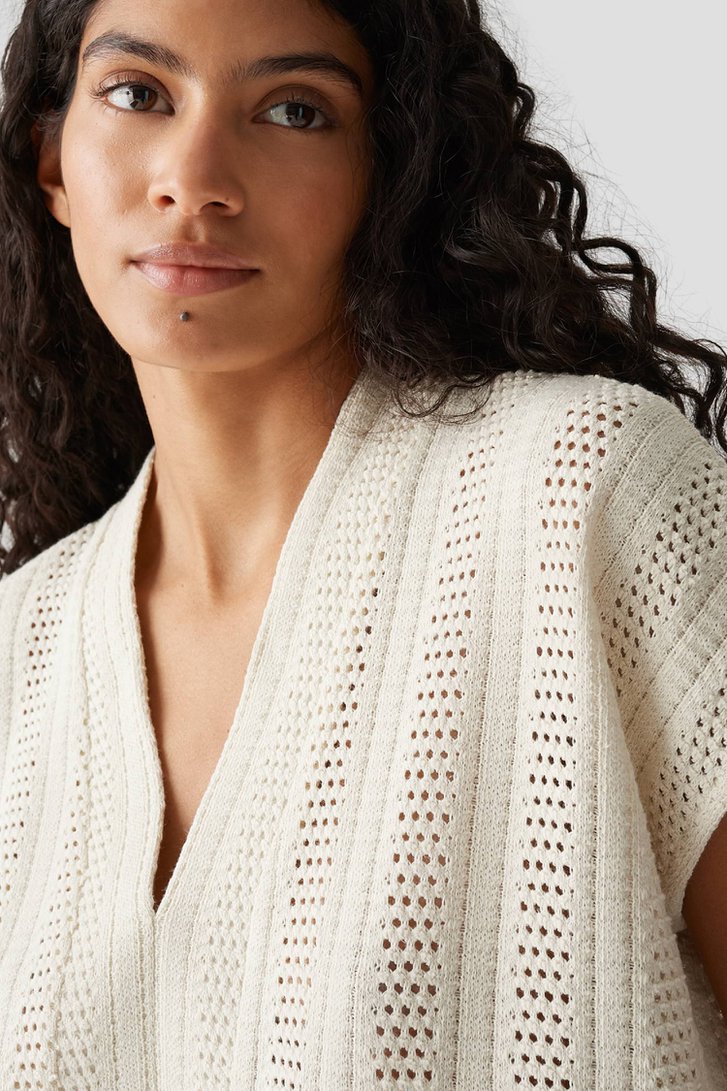 Beige truitje met opengewerkt motief van Opus voor Dames