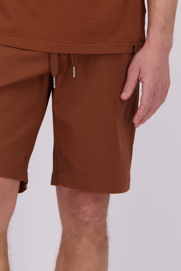 Détail de Bermuda brun à taille élastique de Ravøtt pour Hommes