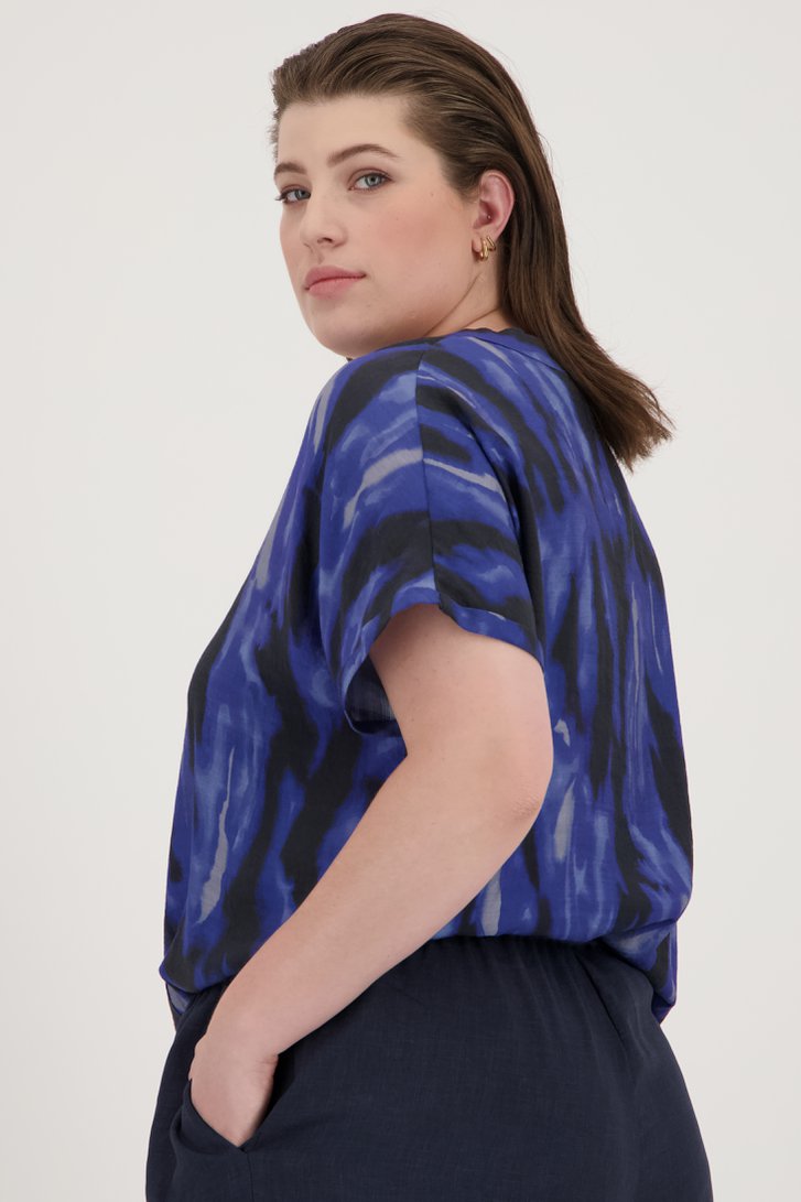 Achterkant van Blauwe blouse met print door ONLY Carmakoma voor Dames