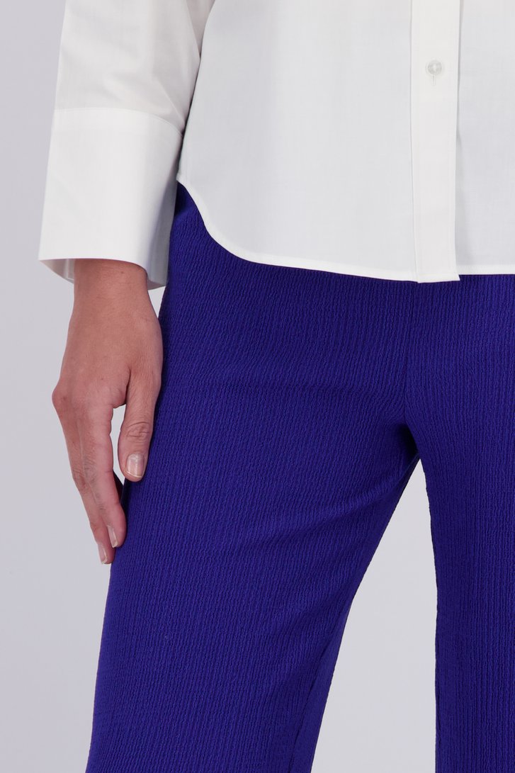 Blauwe broek met structuur en elastische taille van Claude Arielle voor Dames