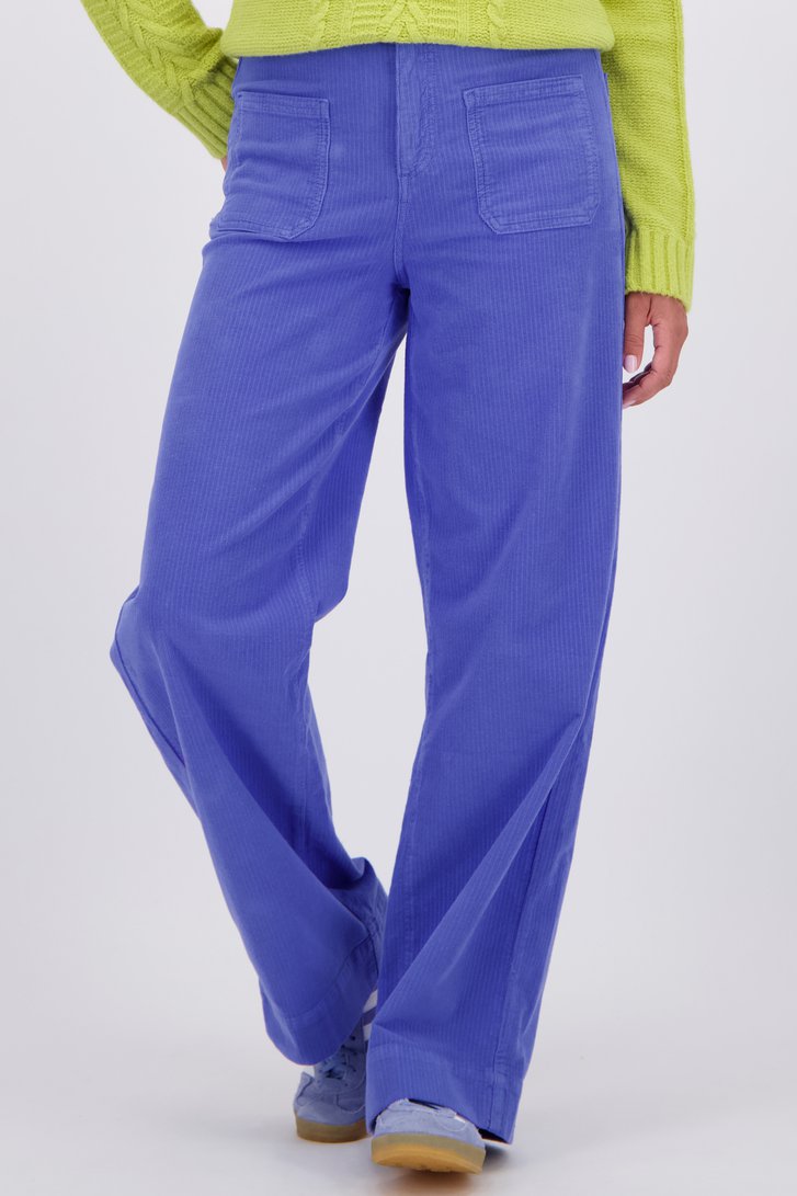 Detail van Blauwe corduroy broek met wijde pijpen door Libelle voor Dames