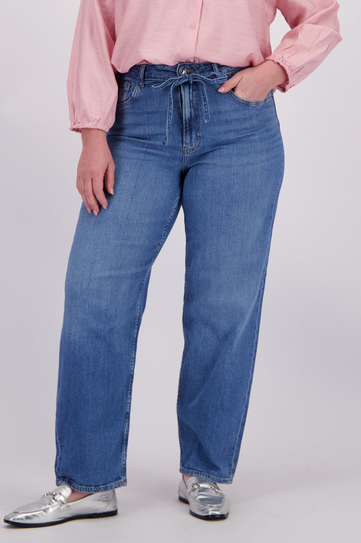 Detail van Blauwe jeans met striklint - Straight fit door ONLY Carmakoma voor Dames