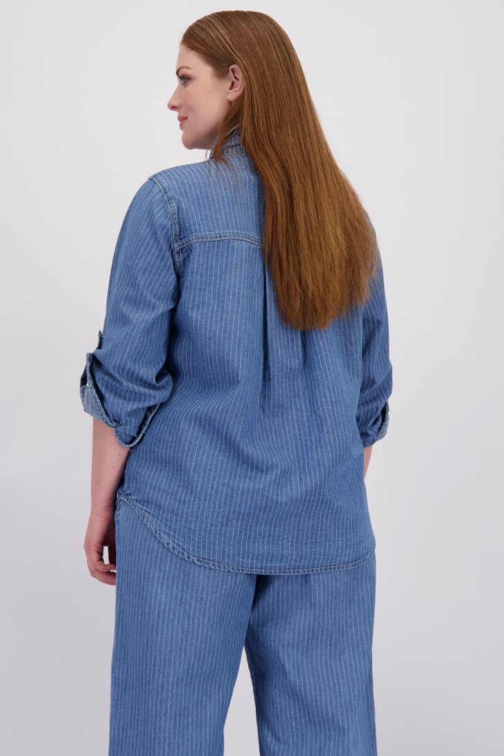 Achterkant van Blauwe jeansblouse met wit gestreept motief door ONLY Carmakoma voor Dames