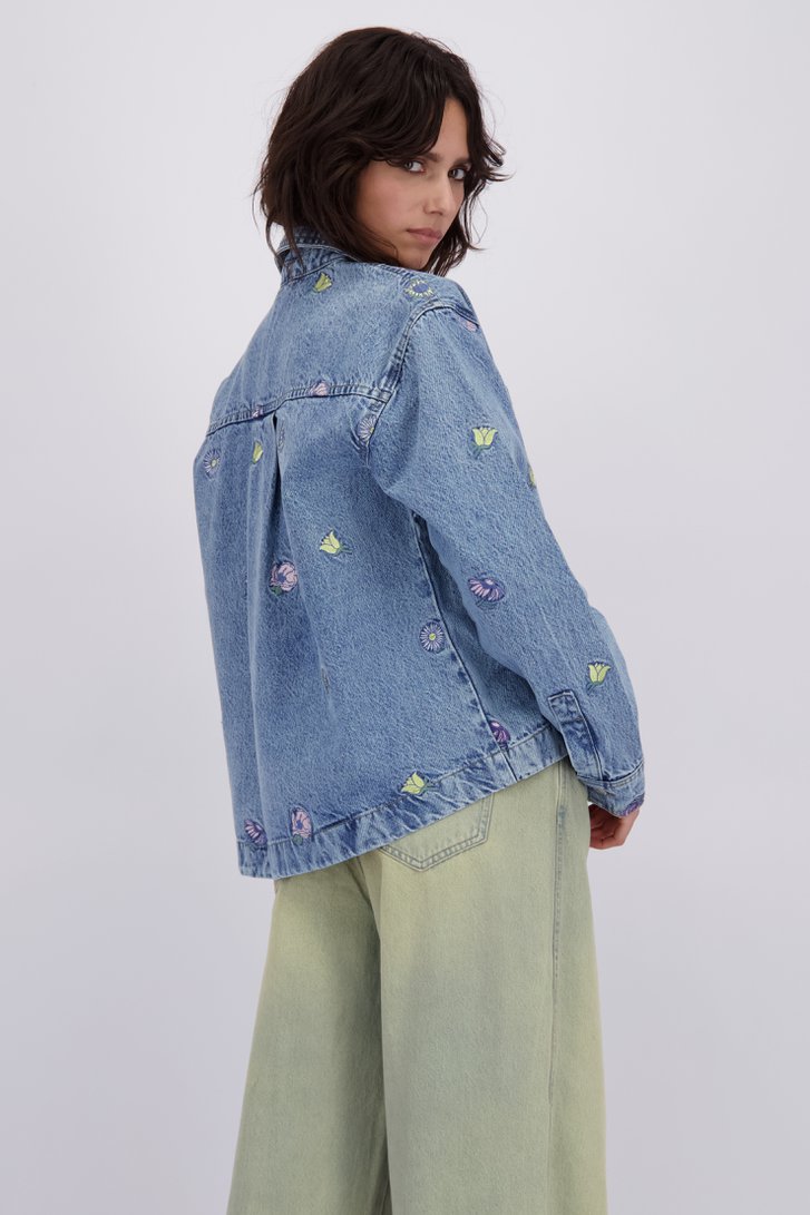 Achterkant van Blauwe jeansvest met geborduurde details door Pieces voor Dames