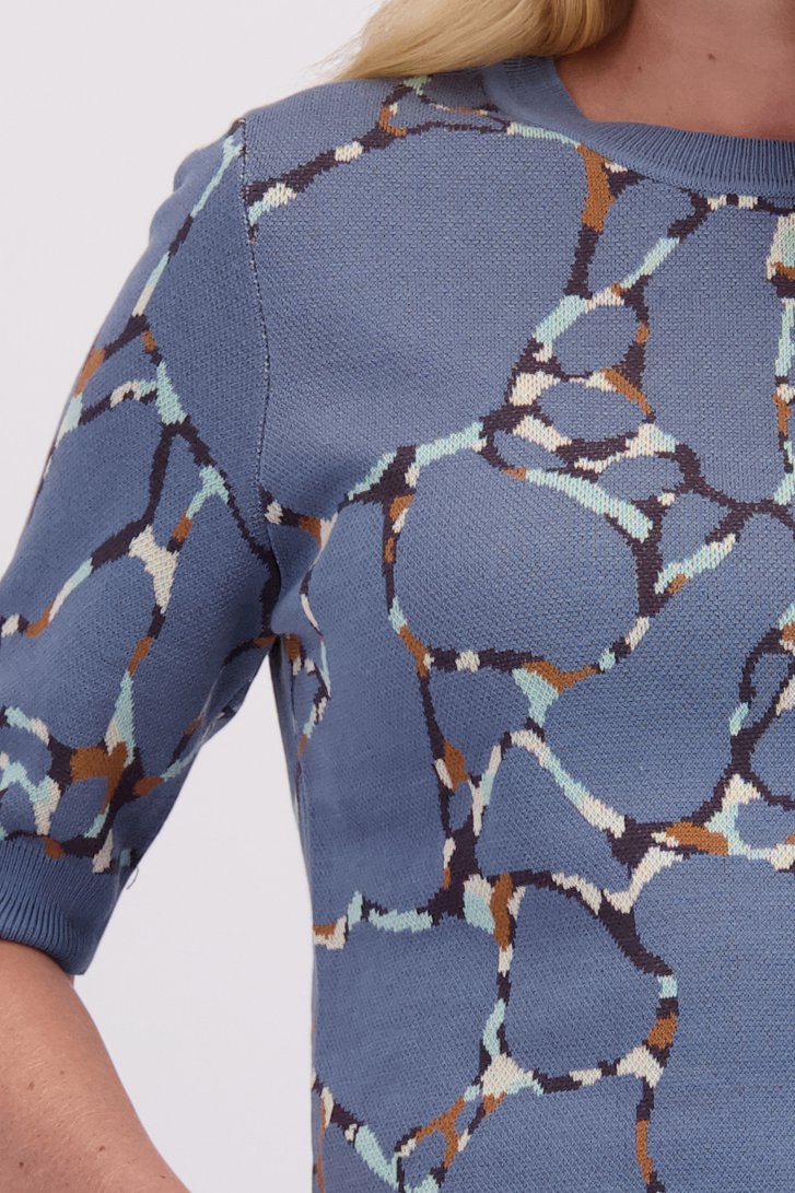 Detail van Blauwe trui met korte mouwen en print door Libelle voor Dames