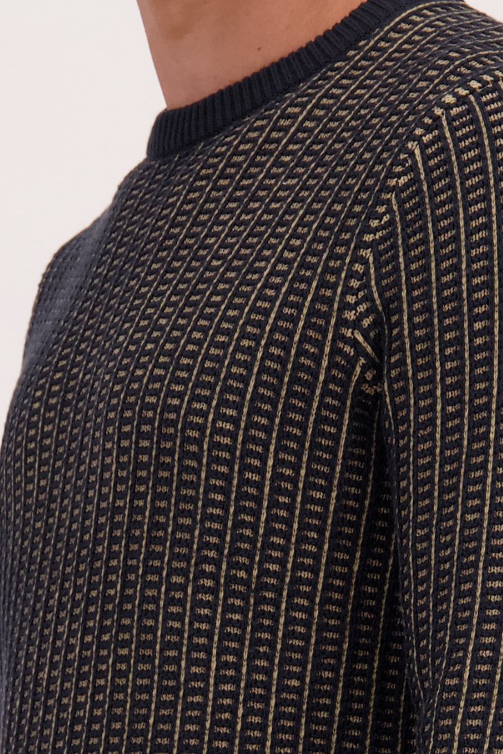 Detail van Blauwe trui met motief door Casual Five voor Heren