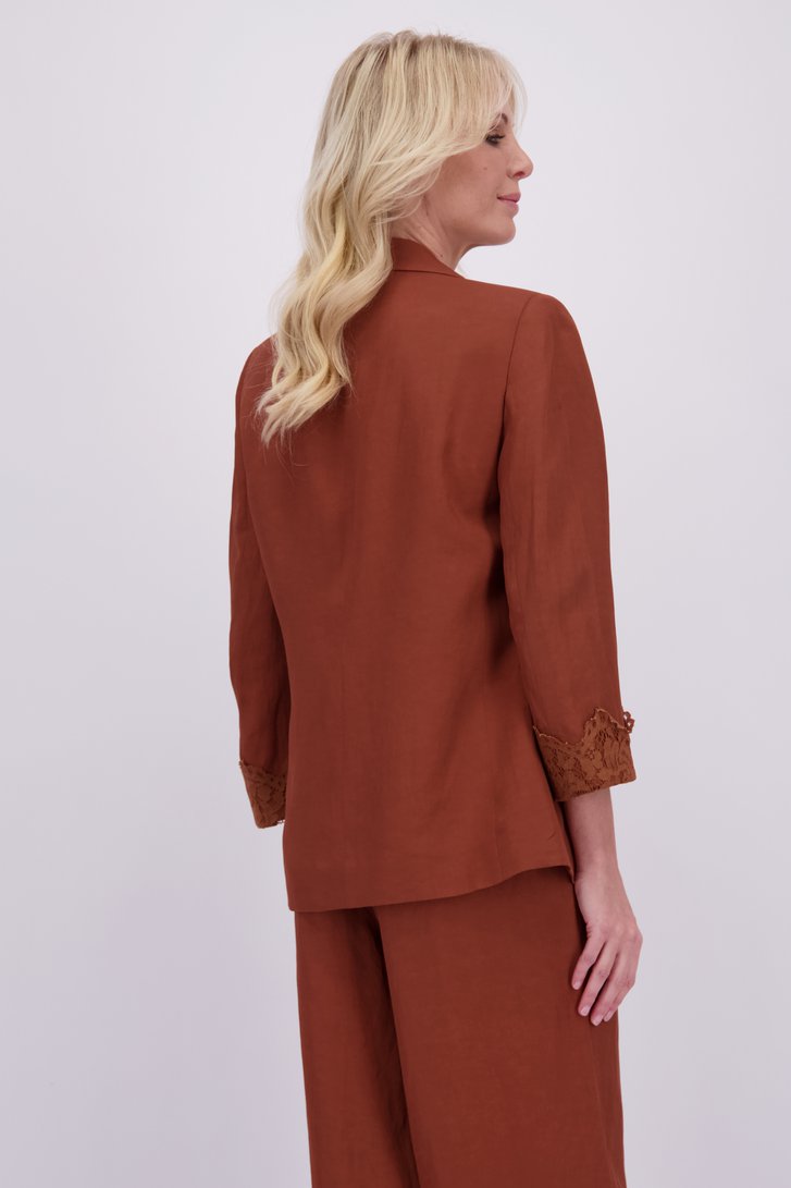 Le dos de Blazer marron avec broderies de AC by Annelien Coorevits pour Femmes
