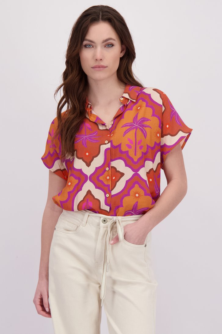 Le devant de Blouse à imprimé orange, violet et écru de Geisha pour Femmes