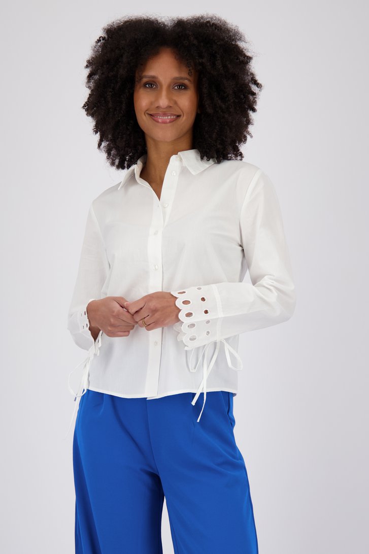 Le devant de Blouse blanche à broderie anglaise de JDY pour Femmes