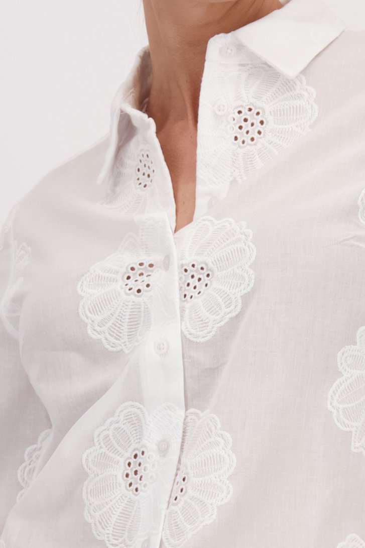 Blouse blanche avec broderies florales de More & More pour Femmes