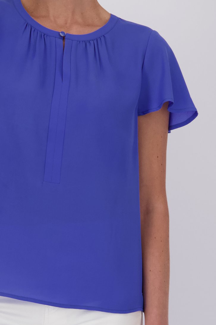 Blouse bleu violet à manches papillon courtes de Claude Arielle pour Femmes