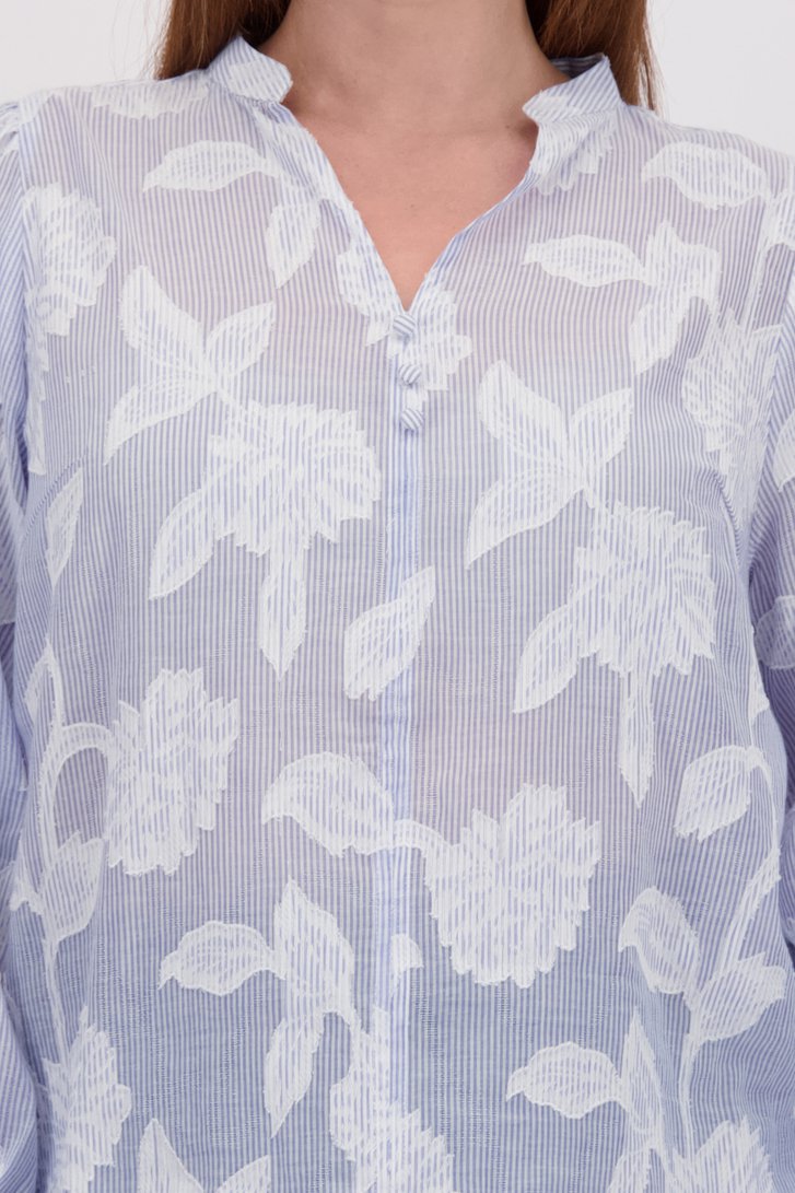 Détail de Blouse bleue à rayures et motif feuilles de ONLY Carmakoma pour Femmes