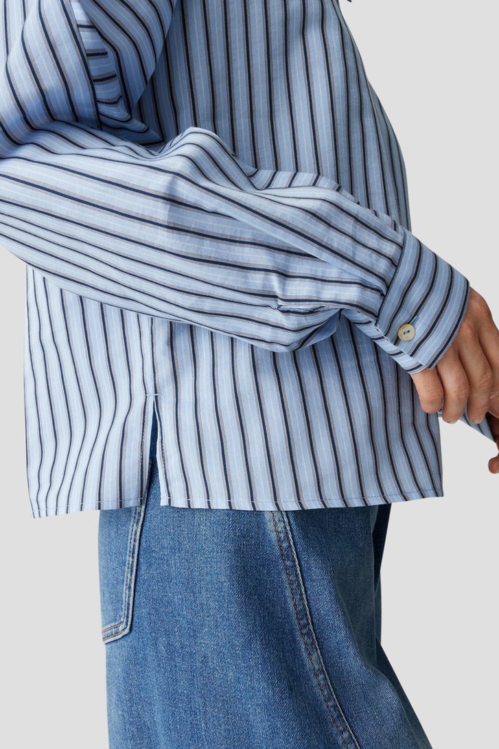 Détail de Blouse bleue à rayures de Opus pour Femmes