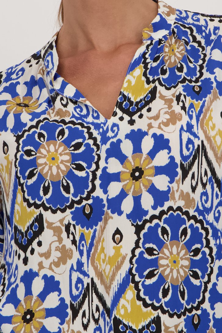 Détail de Blouse bleue imprimée de More & More pour Femmes