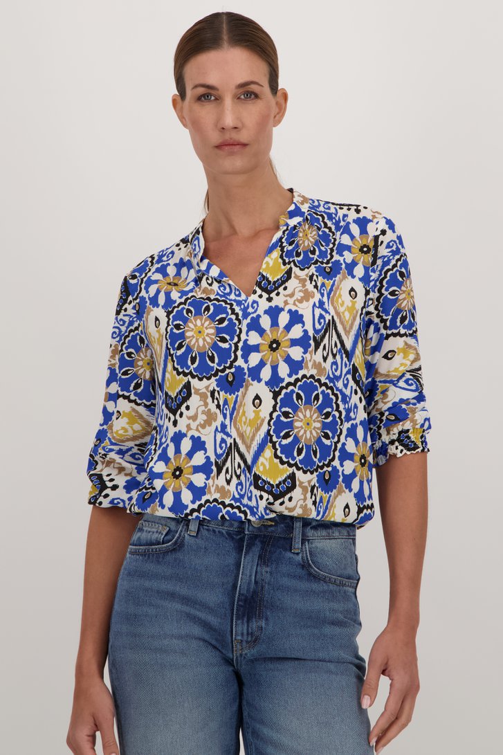 Le devant de Blouse bleue imprimée de More & More pour Femmes