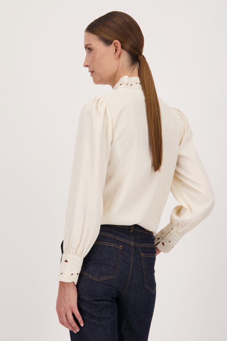 Blouse écrue à encolure brodée	 de D'Auvry pour Femmes