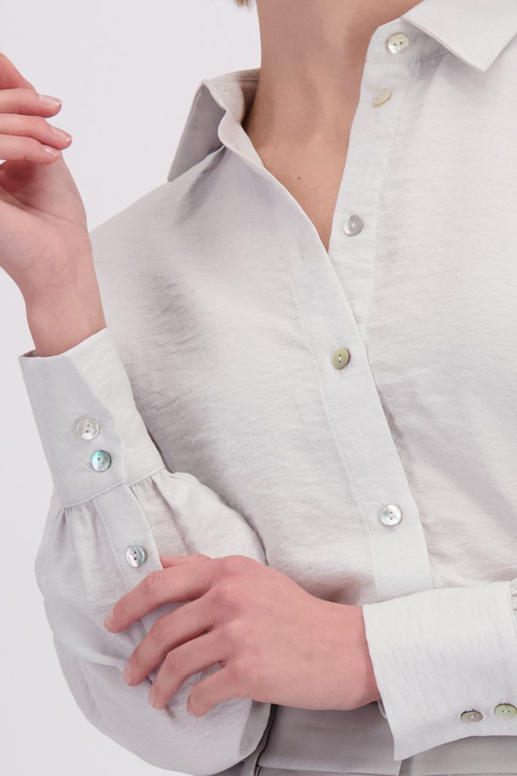 Détail de Blouse gris clair à fine touche pailletée de D'Auvry Studio pour Femmes