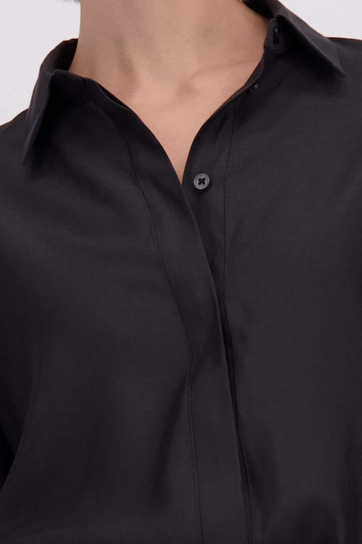 Detail van Blouse in antraciet door D'Auvry voor Dames