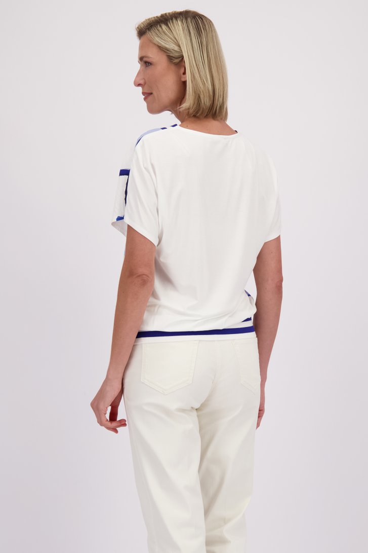 Achterkant van Blouse met blauwe bloemenprint door Claude Arielle voor Dames