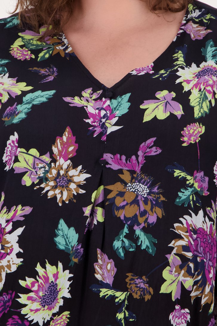 Blouse noire à imprimé floral coloré 	 de Only Carmakoma pour Femmes