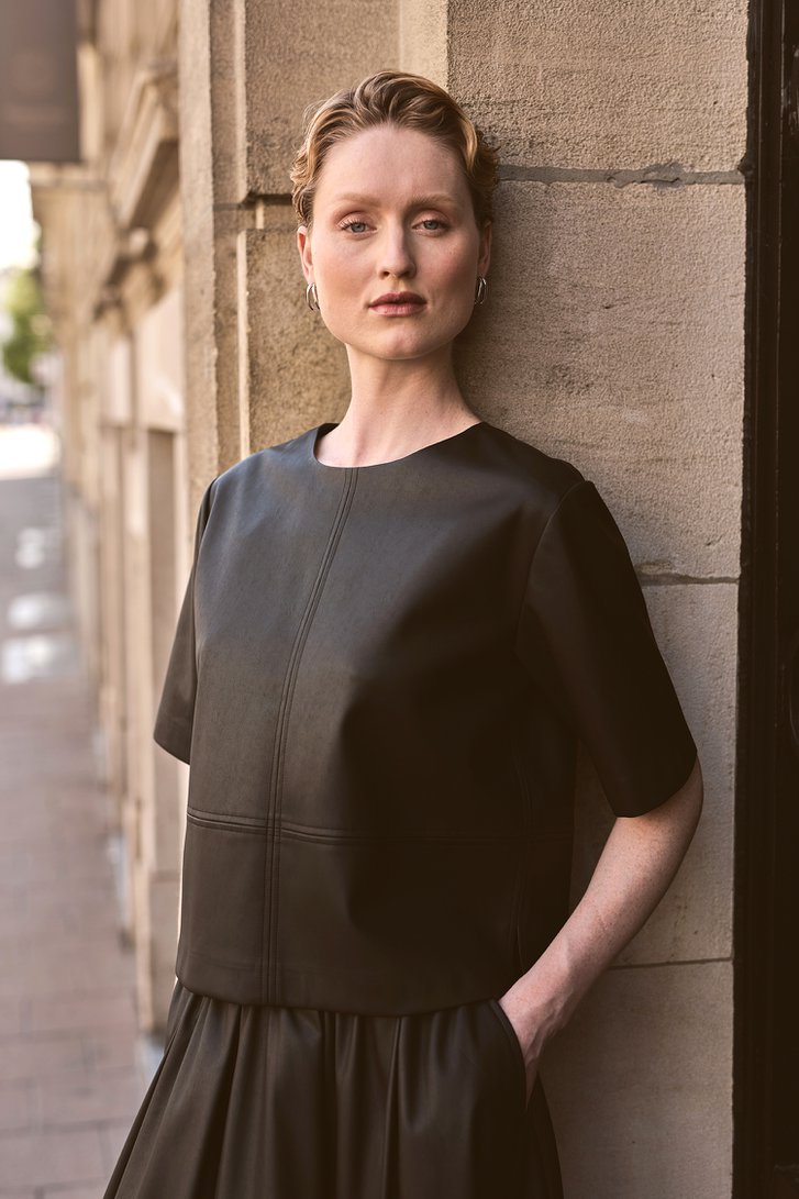 Photo supplémentaire 5 de Blouse noire à l'aspect cuir de Louise pour Femmes