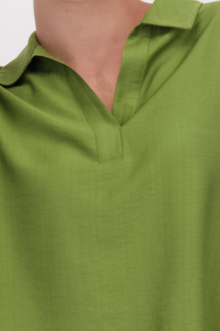 Détail de Blouse verte à col chemise et col en V de JDY pour Femmes