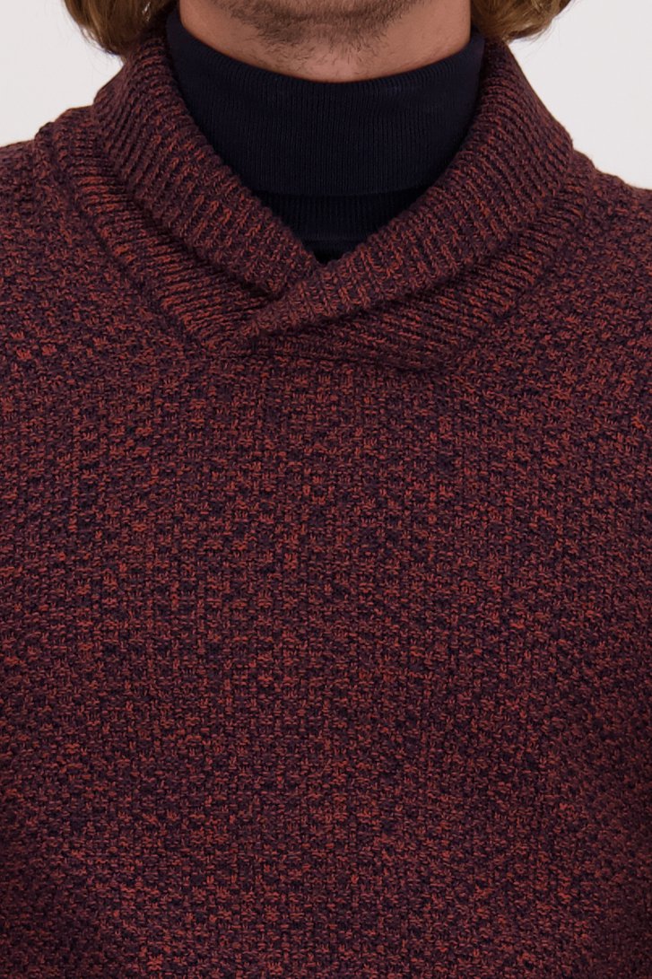 Detail van Bordeaux gemêleerde trui met sjaalkraag door Ravøtt voor Heren