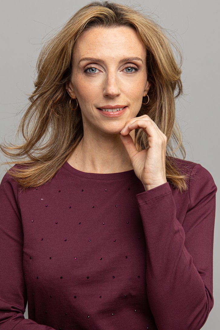 Detail van Bordeaux T-shirt met strass door Louise voor Dames