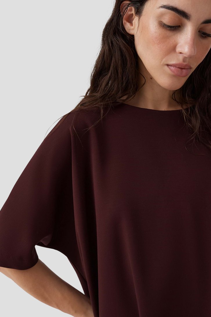 Detail van Bordeaux trui met driekwartmouw door Opus voor Dames
