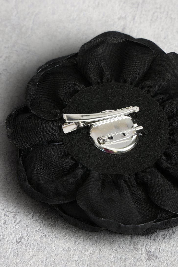 Photo produit 1 de Broche fleur noire de Liberty Island pour Femmes