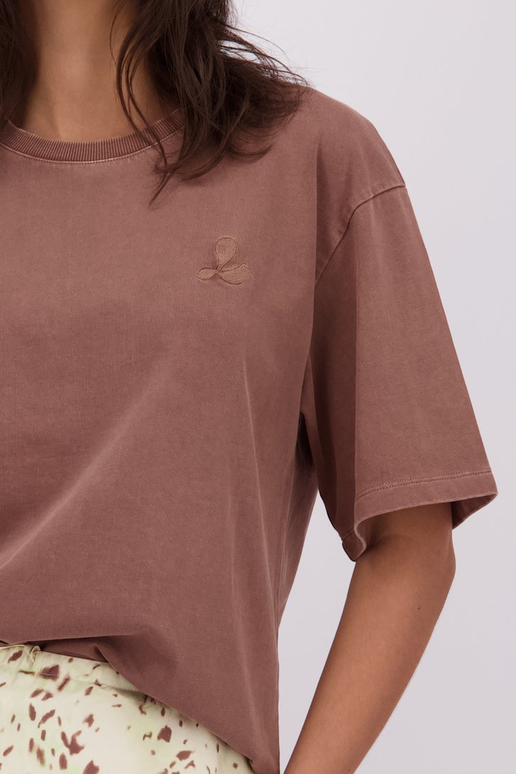Detail van Bruin T-shirt door Louise voor Dames