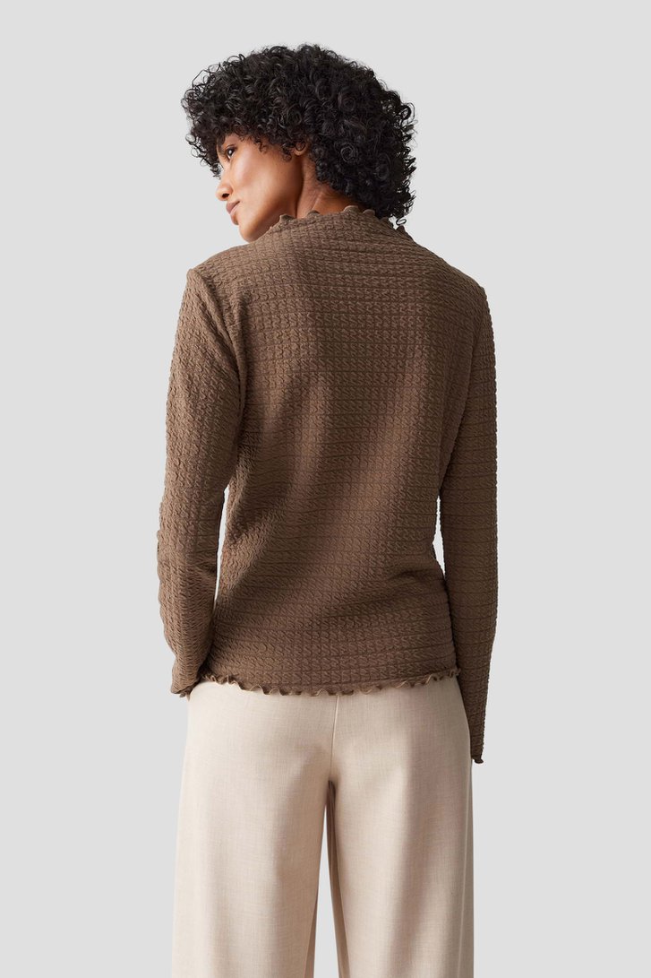 Achterkant van Bruine longsleeve met structuur door Opus voor Dames