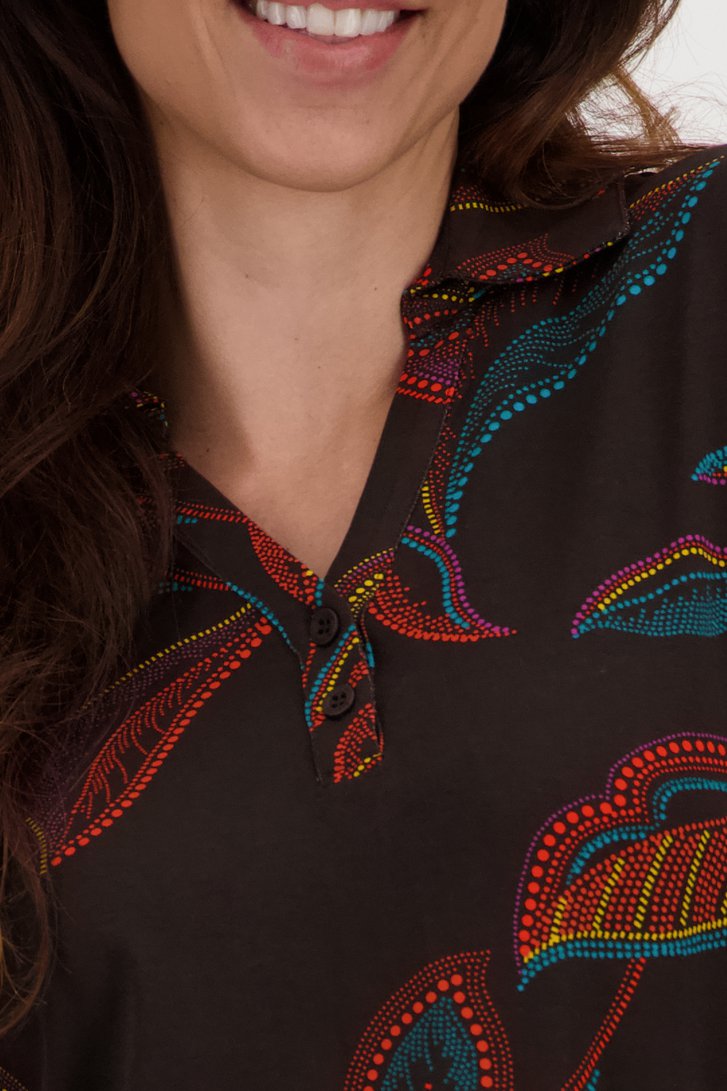 Bruine polo met een gestipte bloemenprint  van Claude Arielle voor Dames