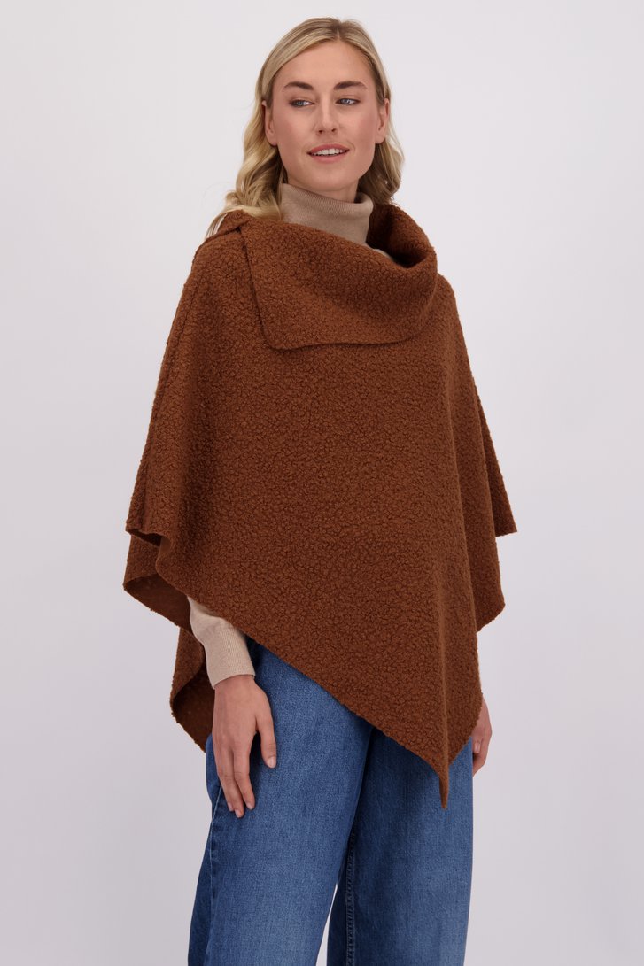 Voorkant van Bruine poncho met bouclé look door Modeno voor Dames