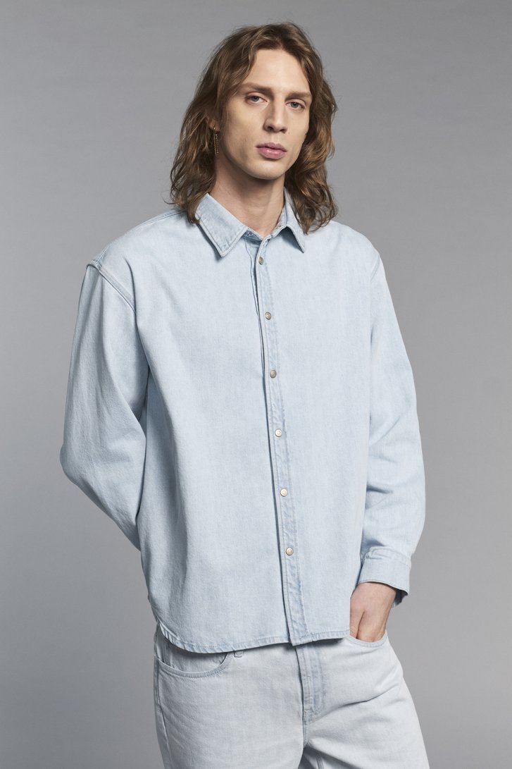 Chemise en denim bleu clair - Dieterich de Murielle Victorine Scherre pour Hommes