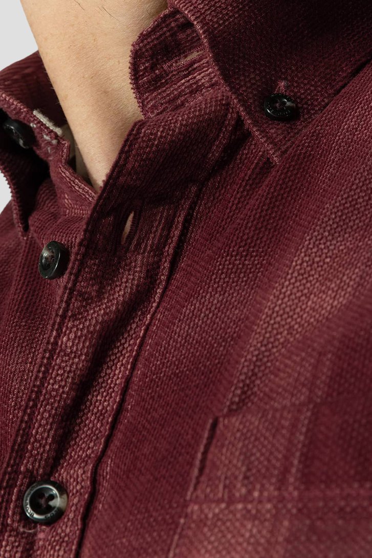Le dos de Chemise rouge à l'aspect mélangé - Regular fit de Bluefields pour Hommes