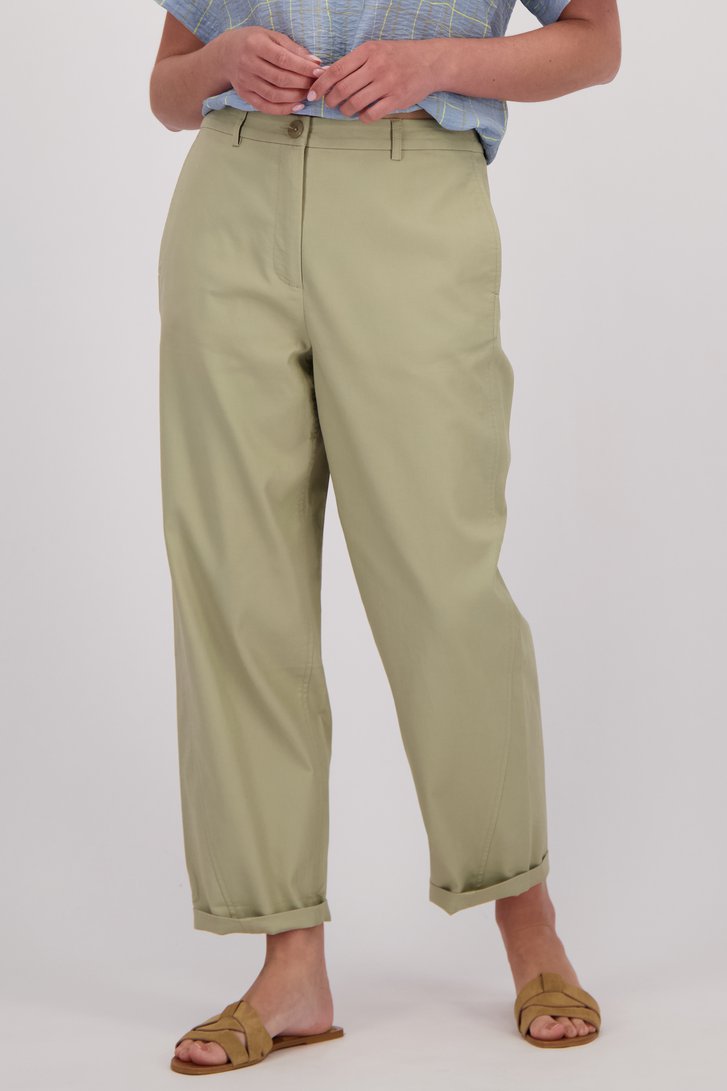 Détail de Chino vert grisé à légère coupe barrel de Libelle pour Femmes