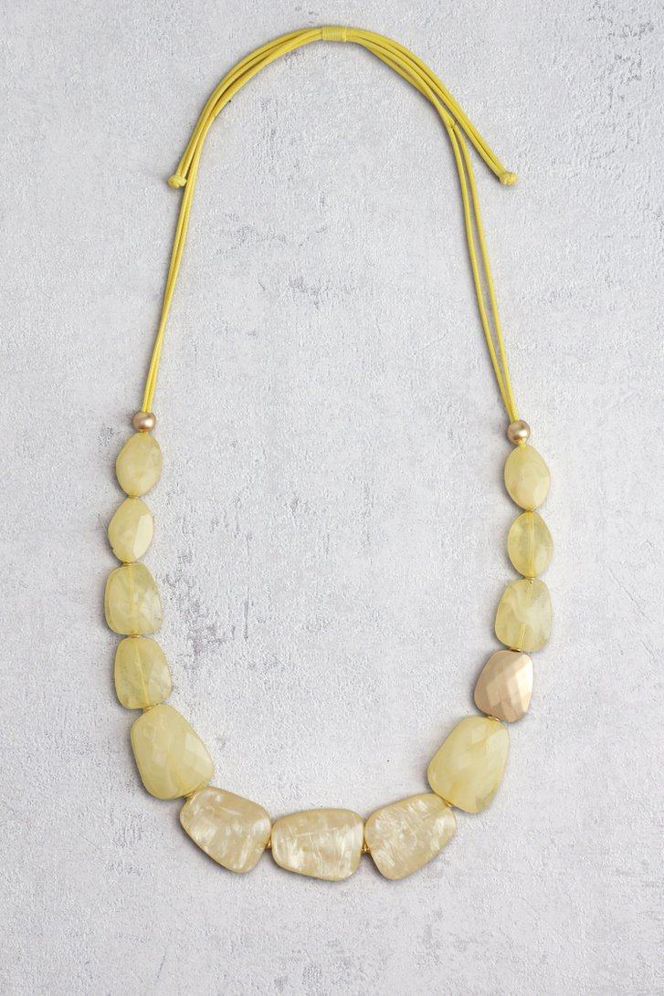 Le devant de Collier jaune avec élémentes brillants de Liberty Island pour Femmes