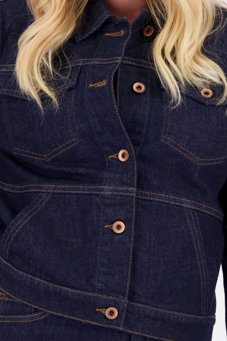 Detail van Donkerblauw jeansjasje door Libelle voor Dames