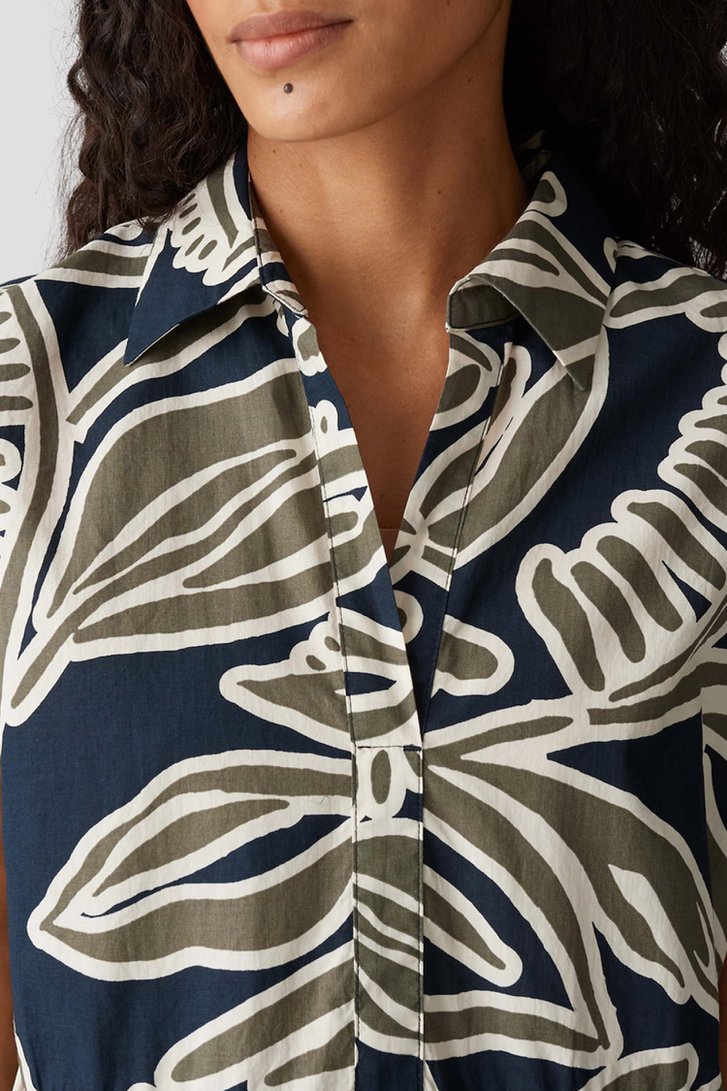Donkerblauw midi kleedje met groene bladerprint van Opus voor Dames