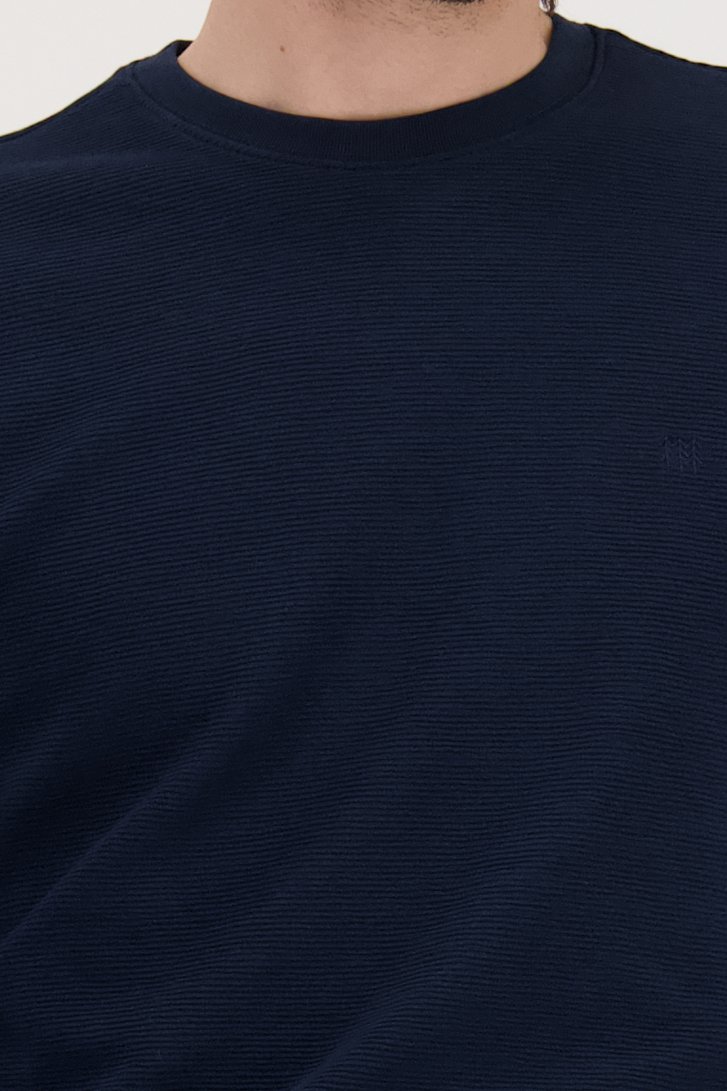 Donkerblauw T-shirt met geribbelde textuur van Ravøtt voor Heren