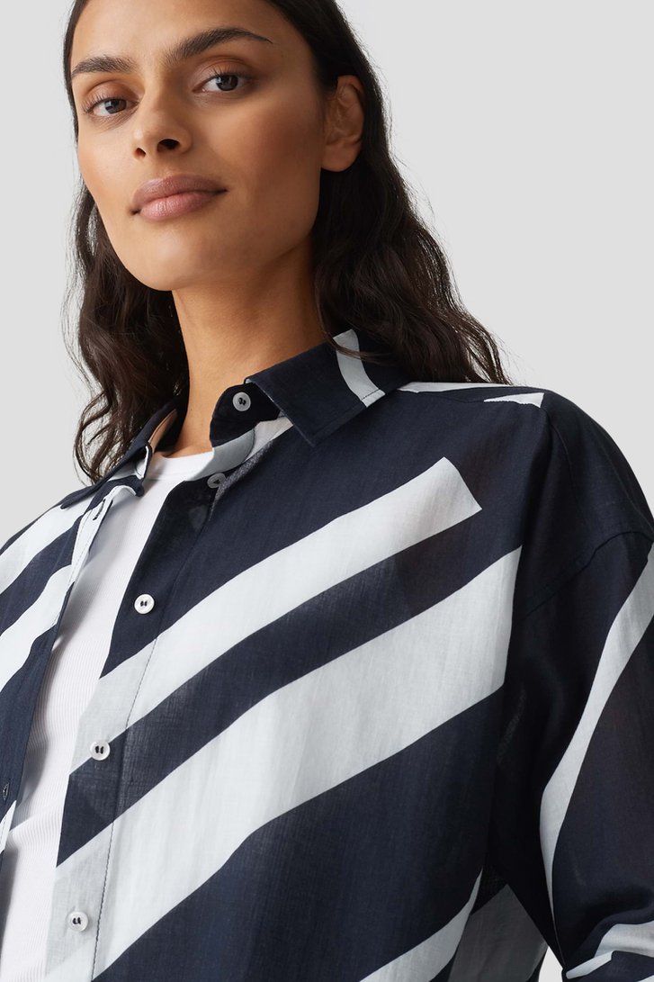 Donkerblauwe blouse met wit gestreept motief van Opus voor Dames