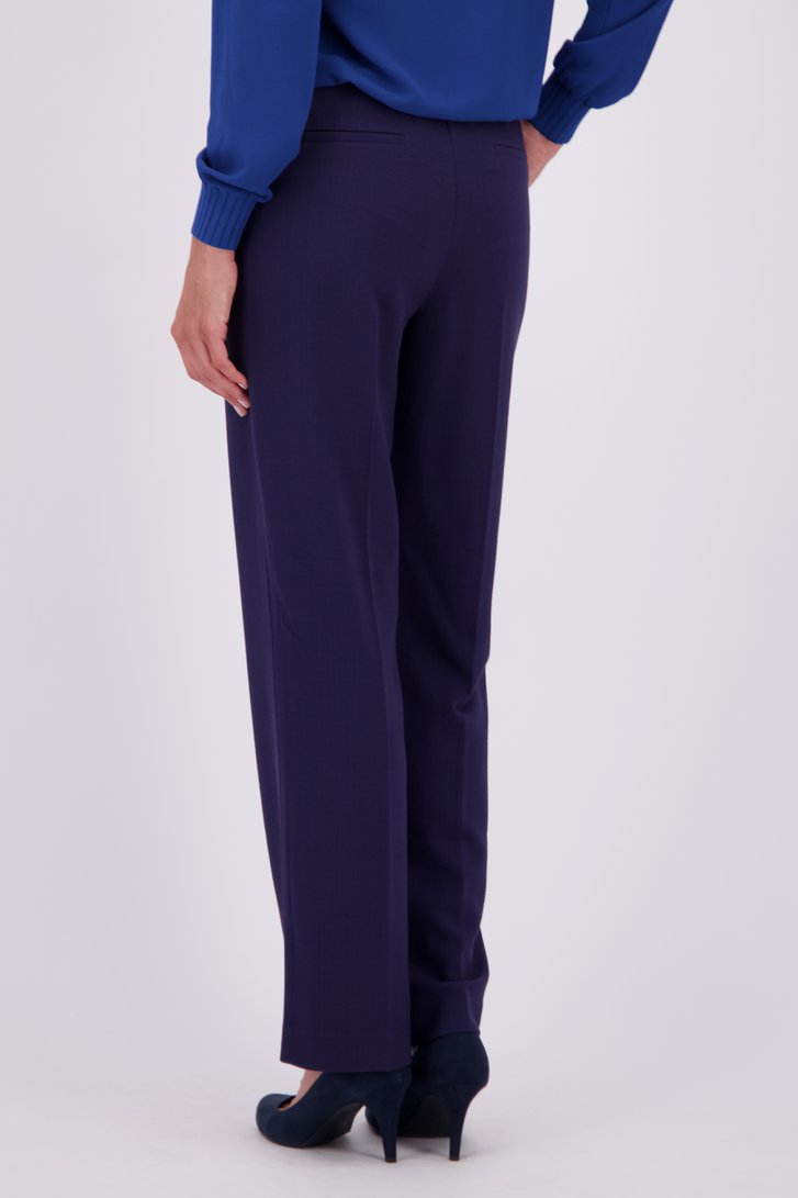 Achterkant van Donkerblauwe broek in structuurstof door Claude Arielle voor Dames