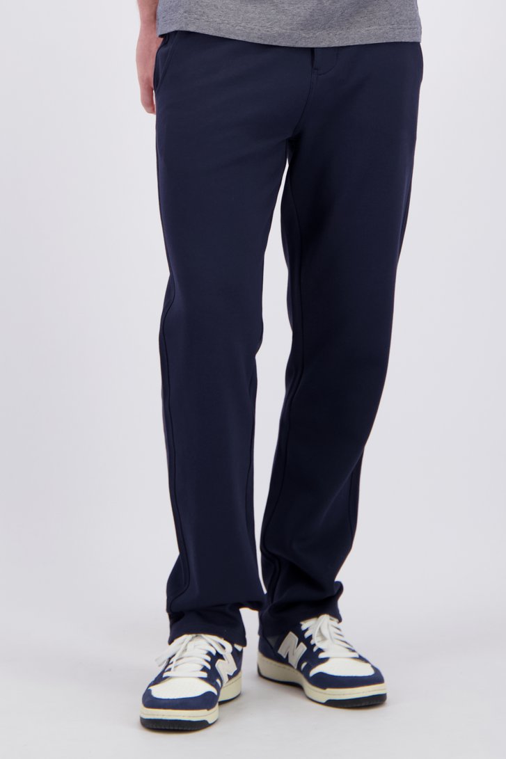 Detail van Donkerblauwe chino met elastische taille door Ravøtt voor Heren