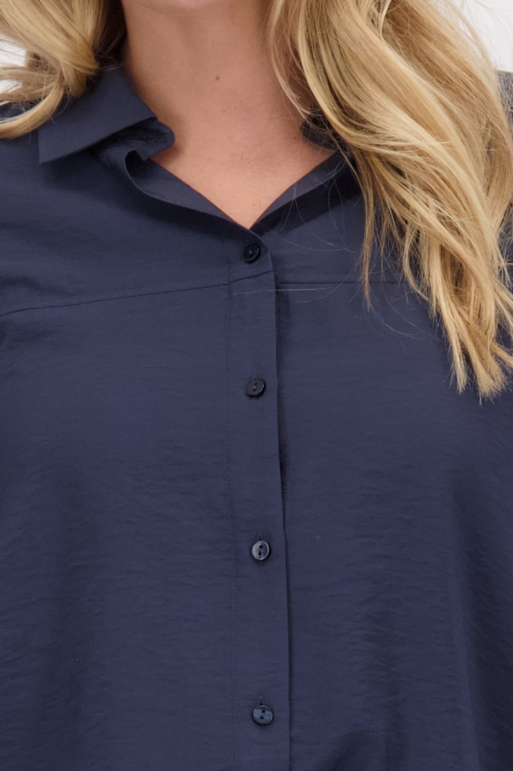 Detail van Donkerblauwe hemdblouse door Libelle voor Dames