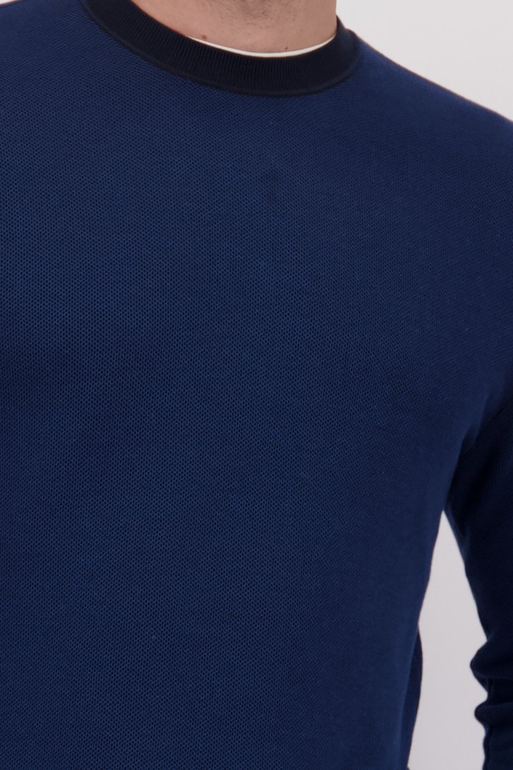 Detail van Donkerblauwe trui met ronde hals  door Upper East voor Heren