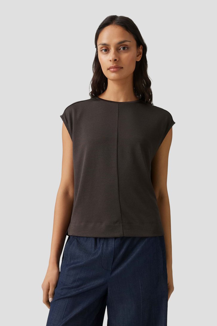 Voorkant van Donkerbruin T-shirt met ronde hals door Opus voor Dames