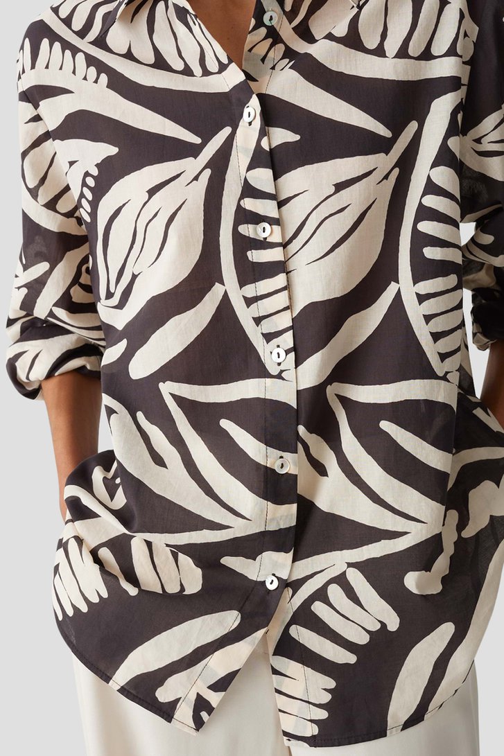 Donkerbruine blouse met lichtbeige print van Opus voor Dames